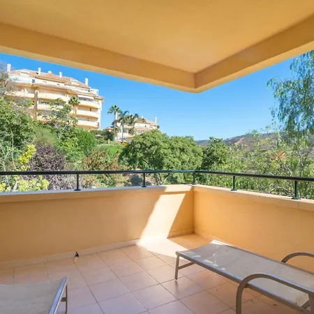 Elveria Hills Excellent Views Apartment