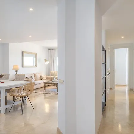 Elveria Hills Excellent Views Apartment