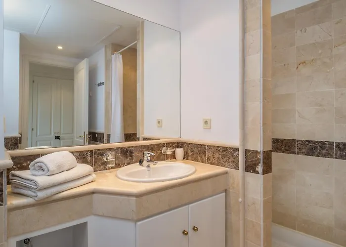 Elveria Hills Excellent Views