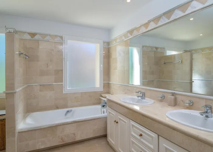 Elveria Hills Excellent Views