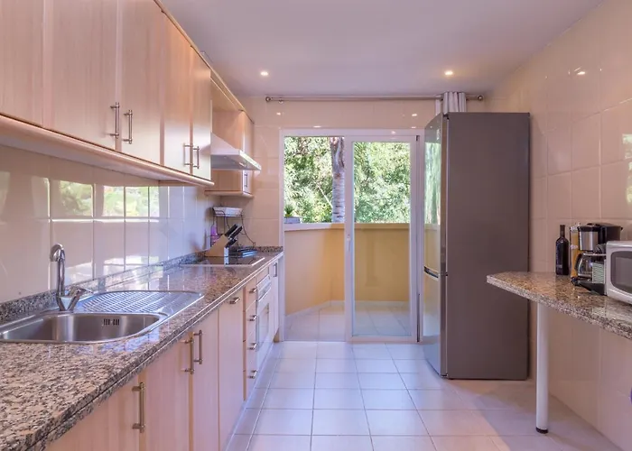 Elveria Hills Excellent Views Apartment *