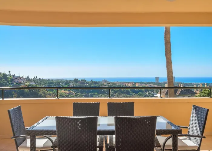 Elveria Hills Excellent Views Apartment